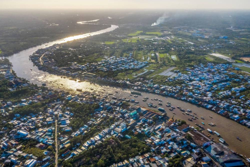 Vista aerea del mercato galleggiante di Cai Rang.